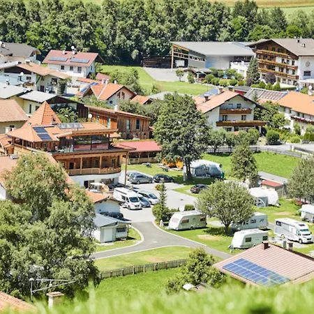 度假居 Blockhuette Tirol *